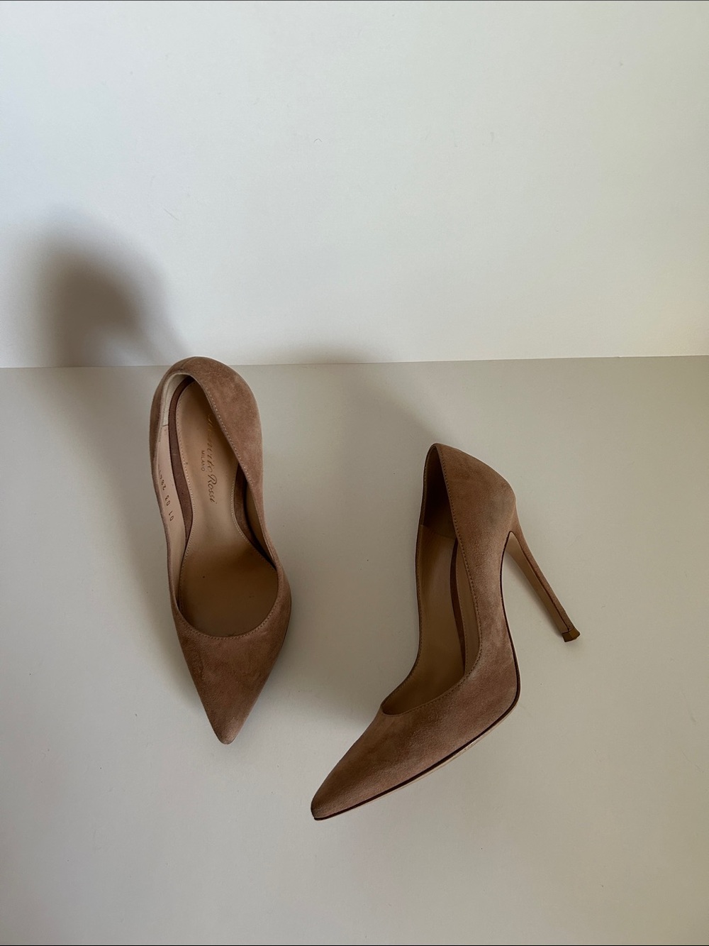 Gianvito Rossi Pointed Suede Pumps in Taupe Brown
